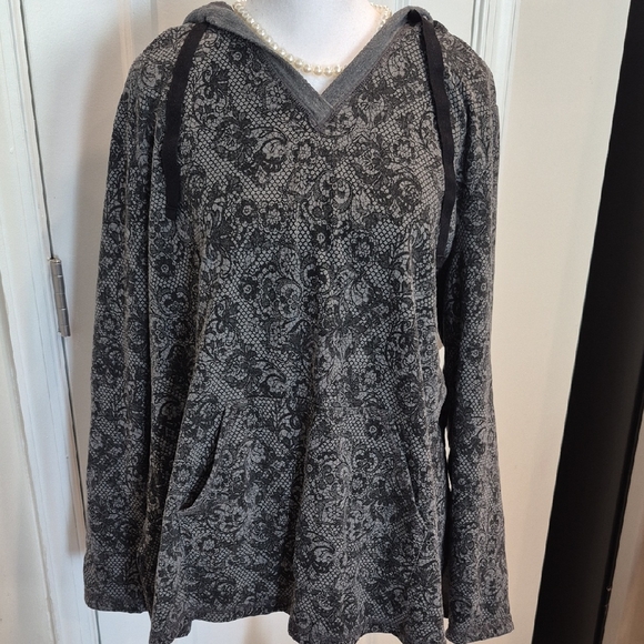Gray Women's Hoodie, Size 18/20 - Picture 1 of 8